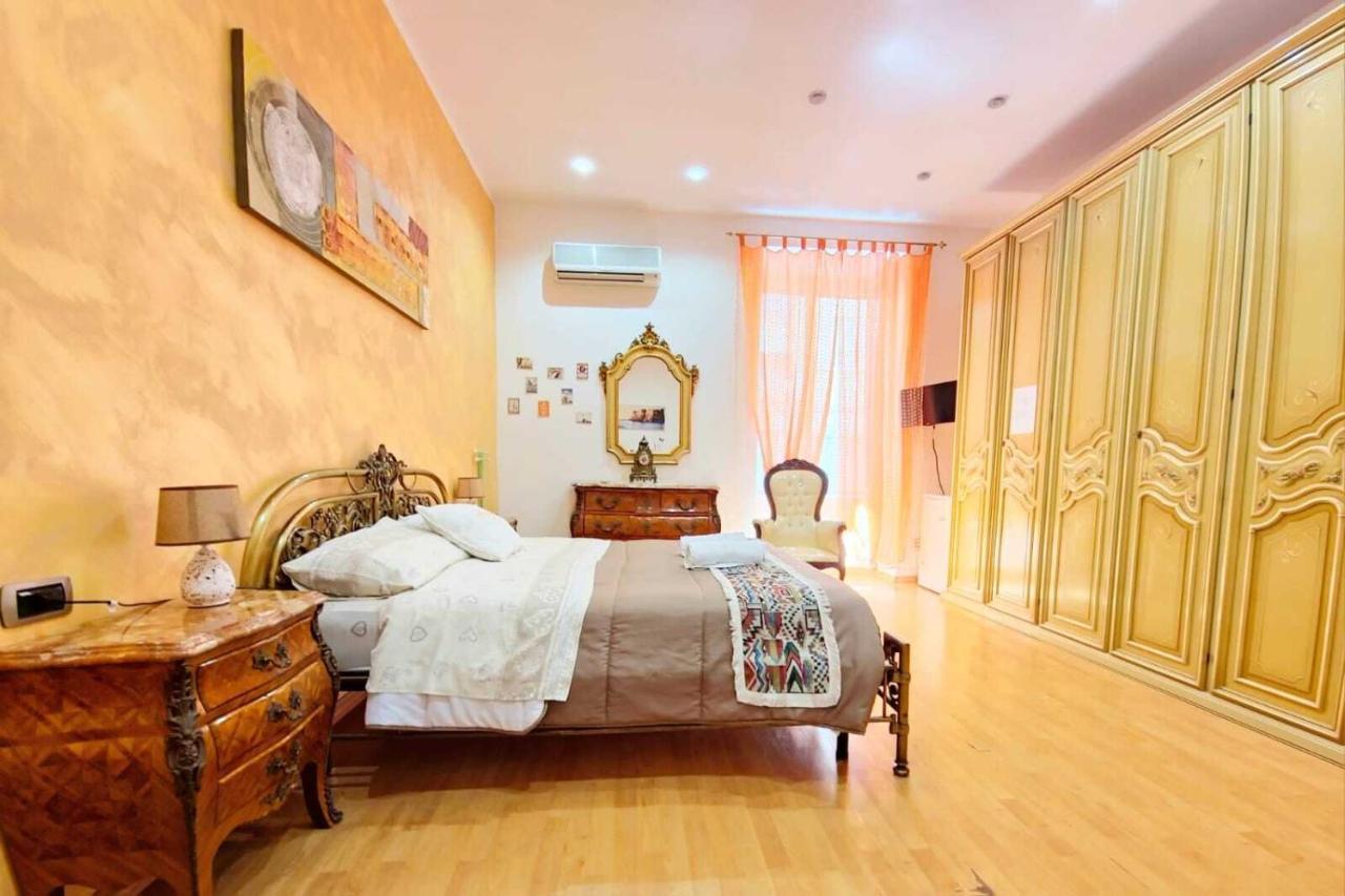 Promised Land Napoli Apartment Bagian luar foto
